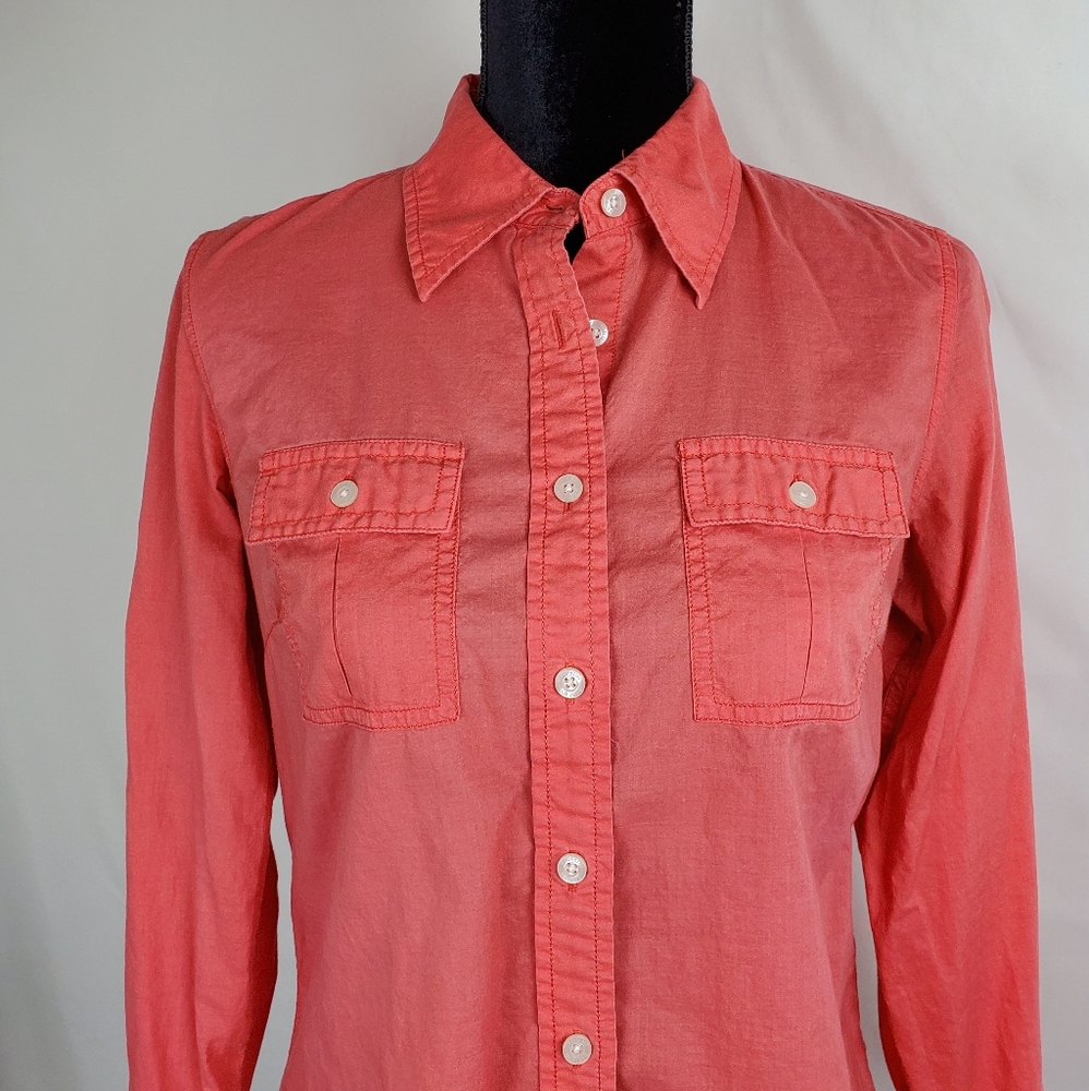 Tommy Hilfiger💕Button down top. Size M